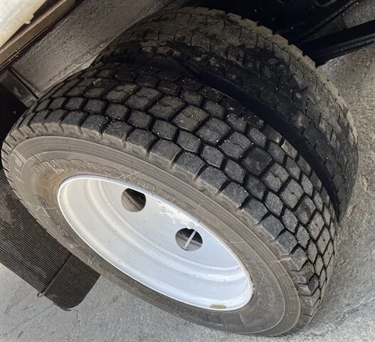 2019 Isuzu Elf - Image 16 of 20