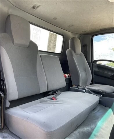 2019 Isuzu Elf - Image 17 of 20