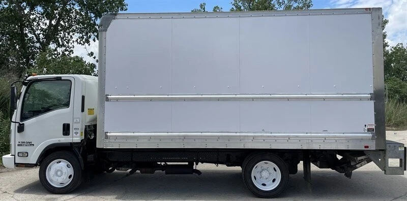 2019 Isuzu Elf - Image 6 of 20