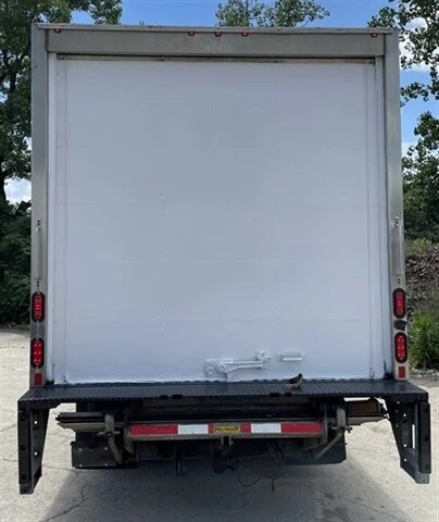 2019 Isuzu Elf - Image 8 of 20