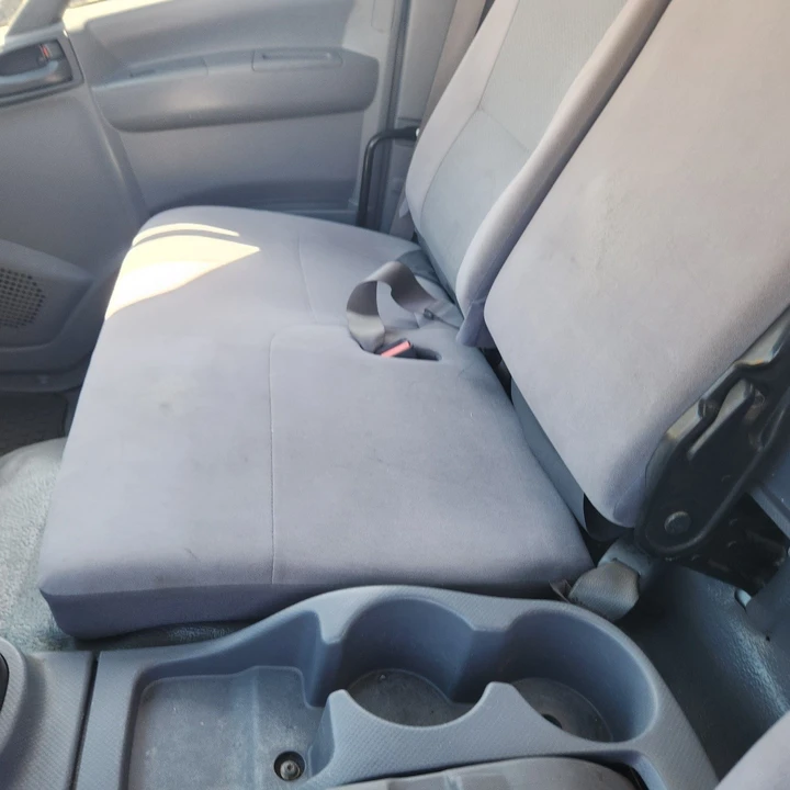 2019 Isuzu Elf - Image 31 of 31