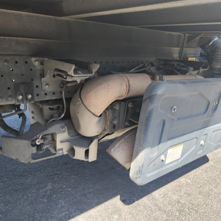 2019 Isuzu Elf - Image 12 of 31
