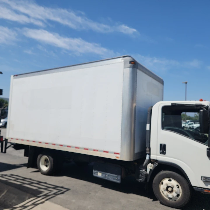 2019 Isuzu Elf - Image 14 of 31