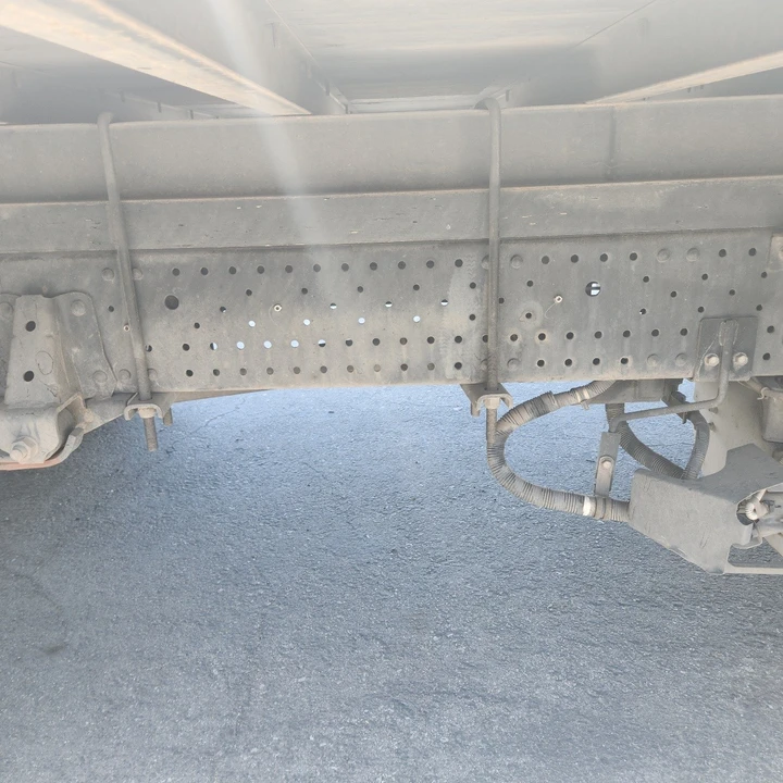 2019 Isuzu Elf - Image 13 of 31