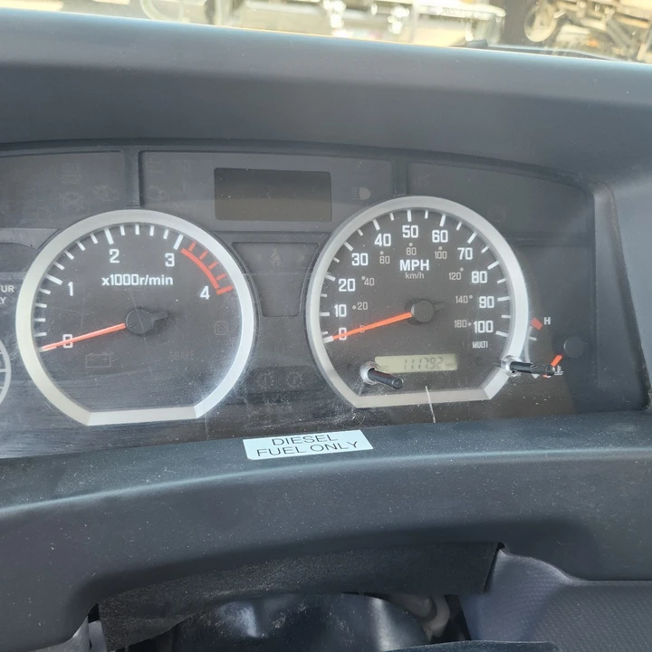 2019 Isuzu Elf - Image 26 of 31