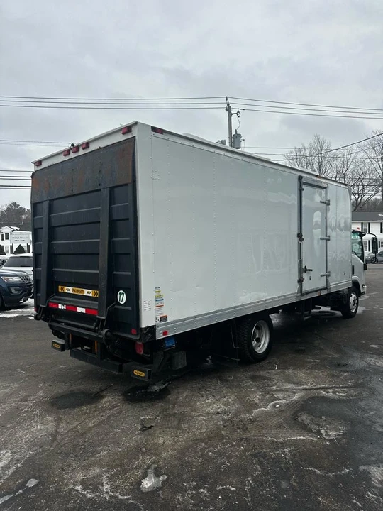 2019 Isuzu Elf - Image 5 of 13