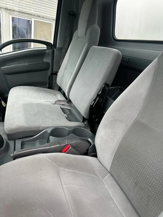 2019 Isuzu Elf - Image 11 of 13