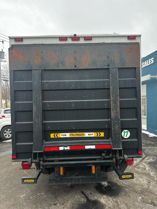 2019 Isuzu Elf - Image 4 of 13