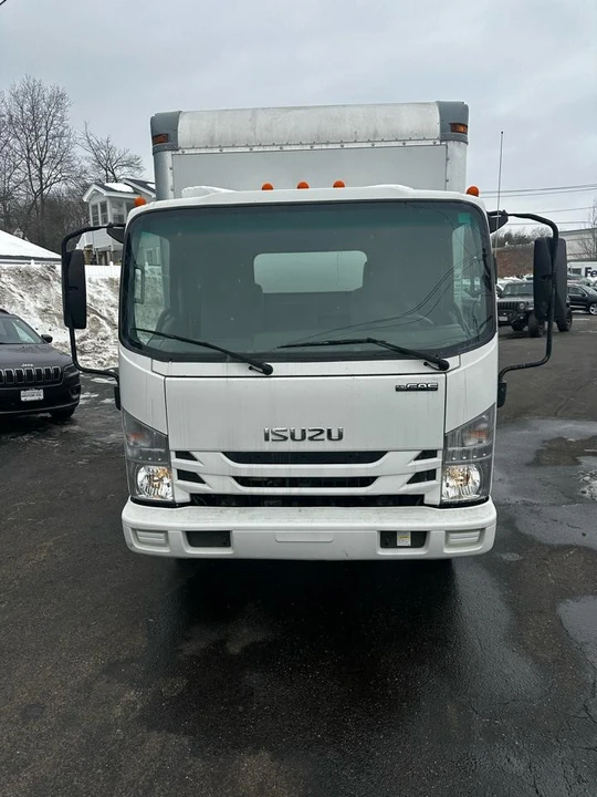 2019 Isuzu Elf - Image 7 of 13