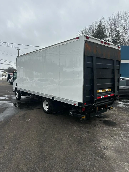 2019 Isuzu Elf - Image 3 of 13