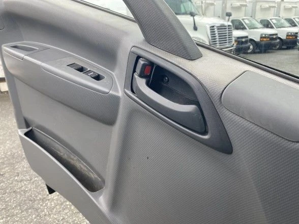 2019 Isuzu Elf - Image 16 of 31