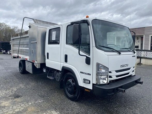 2019 Isuzu Elf - Image 4 of 31