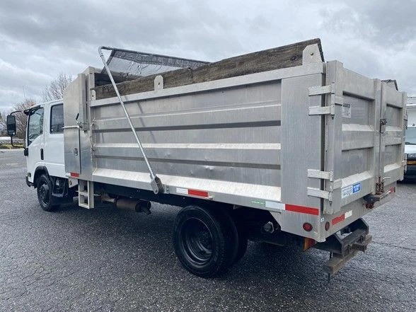 2019 Isuzu Elf - Image 6 of 31