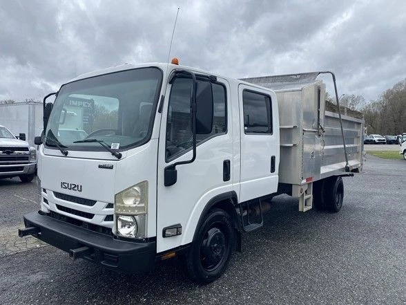 2019 Isuzu Elf - Image 12 of 31