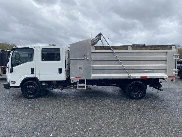 2019 Isuzu Elf - Image 13 of 31