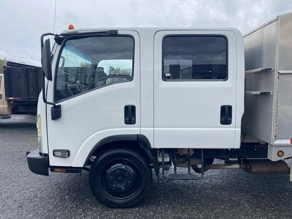 2019 Isuzu Elf - Image 3 of 31