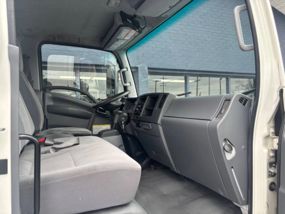 2019 Isuzu Elf - Image 14 of 15