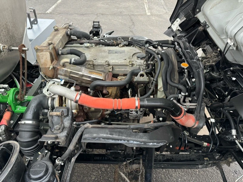 2019 Isuzu Elf - Image 28 of 31