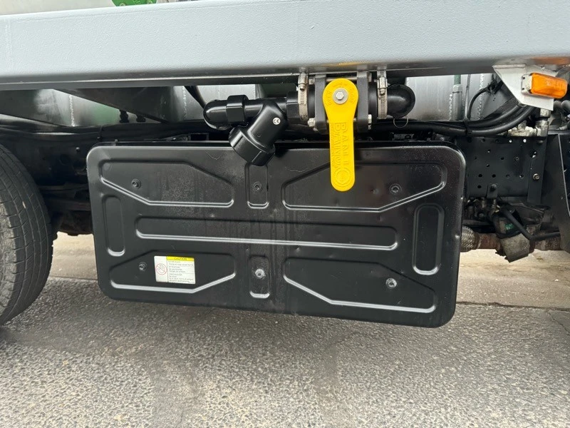 2019 Isuzu Elf - Image 18 of 31