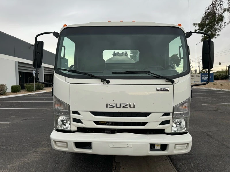 2019 Isuzu Elf - Image 7 of 31