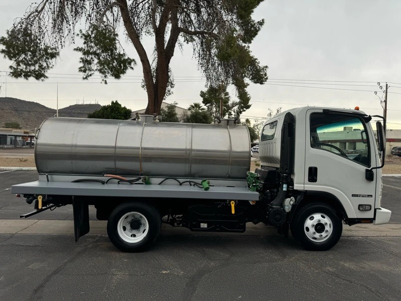 2019 Isuzu Elf - Image 6 of 31