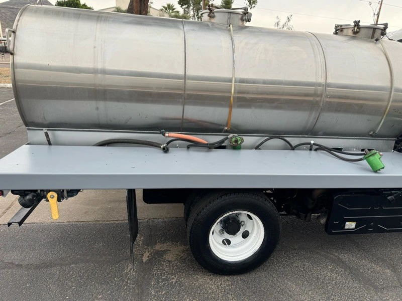 2019 Isuzu Elf - Image 12 of 31