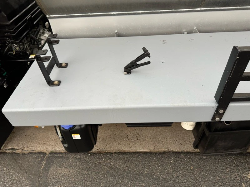 2019 Isuzu Elf - Image 10 of 31