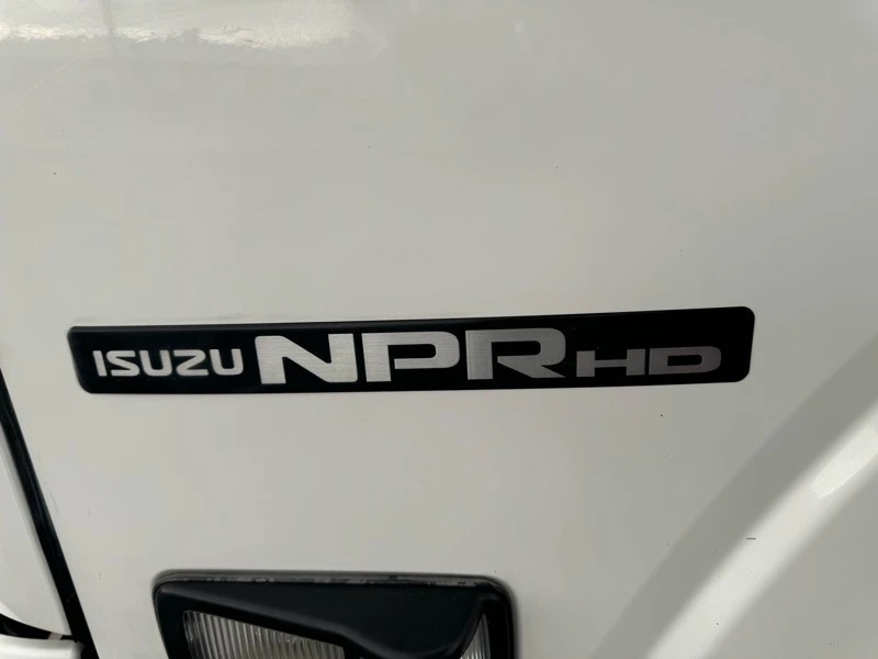 2019 Isuzu Elf - Image 31 of 31
