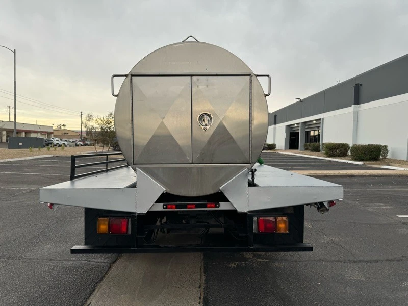 2019 Isuzu Elf - Image 8 of 31