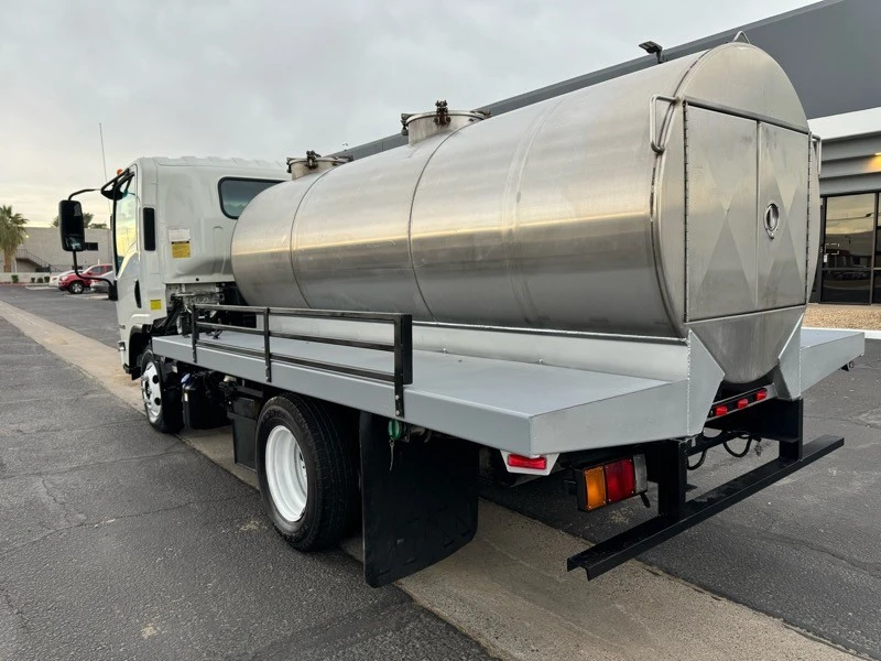 2019 Isuzu Elf - Image 3 of 31