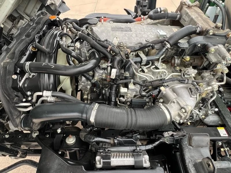 2019 Isuzu Elf - Image 30 of 31