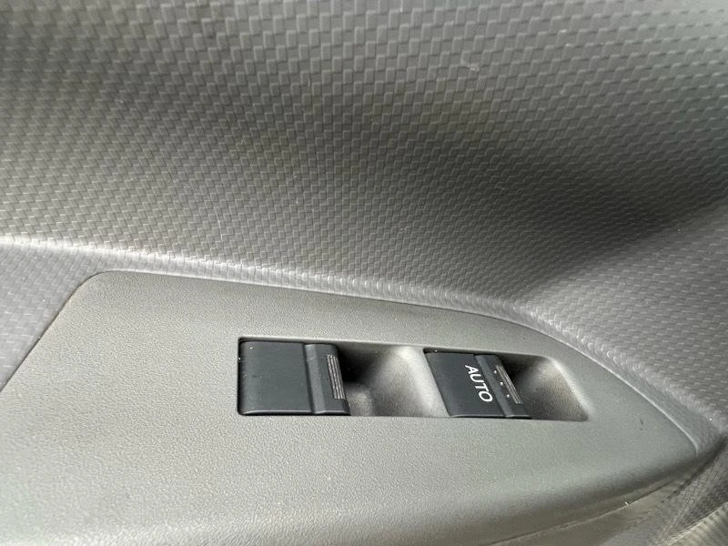 2019 Isuzu Elf - Image 22 of 31