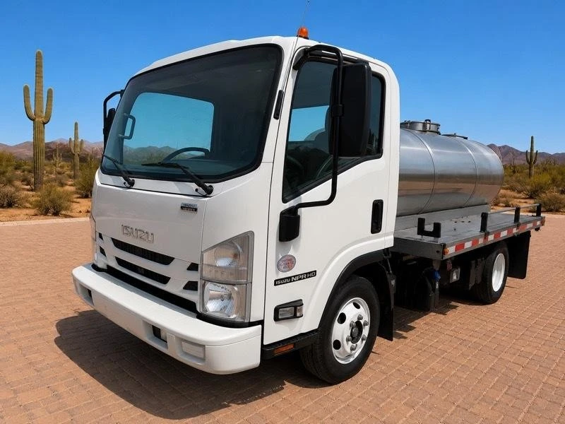 2019 Isuzu Elf - Image 2 of 31
