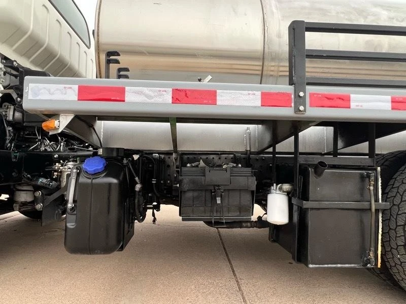 2019 Isuzu Elf - Image 19 of 31