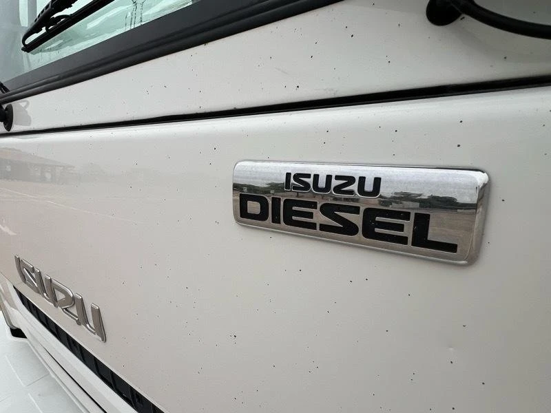2019 Isuzu Elf - Image 27 of 31