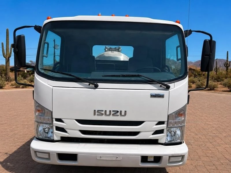 2019 Isuzu Elf - Image 3 of 31
