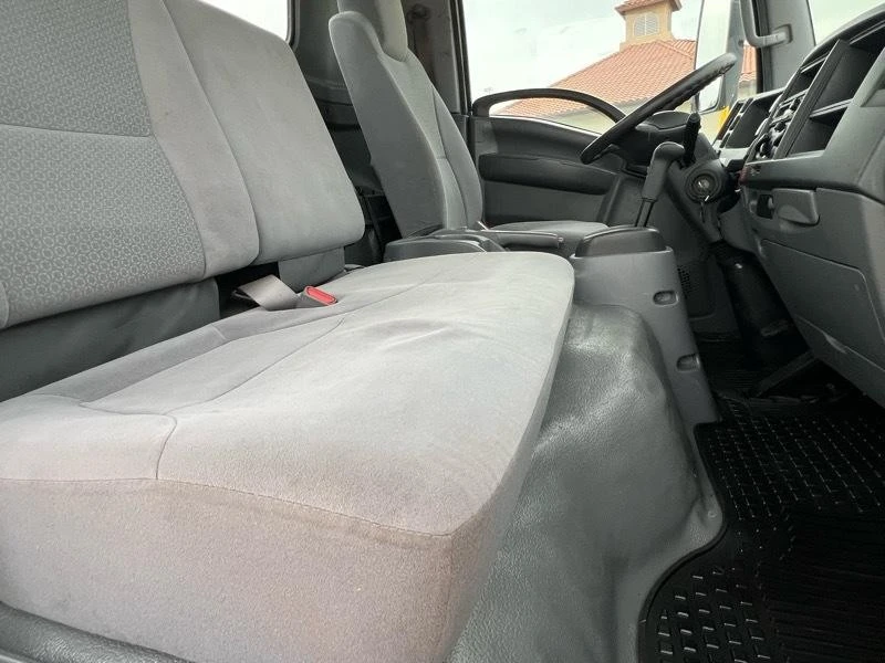 2019 Isuzu Elf - Image 26 of 31