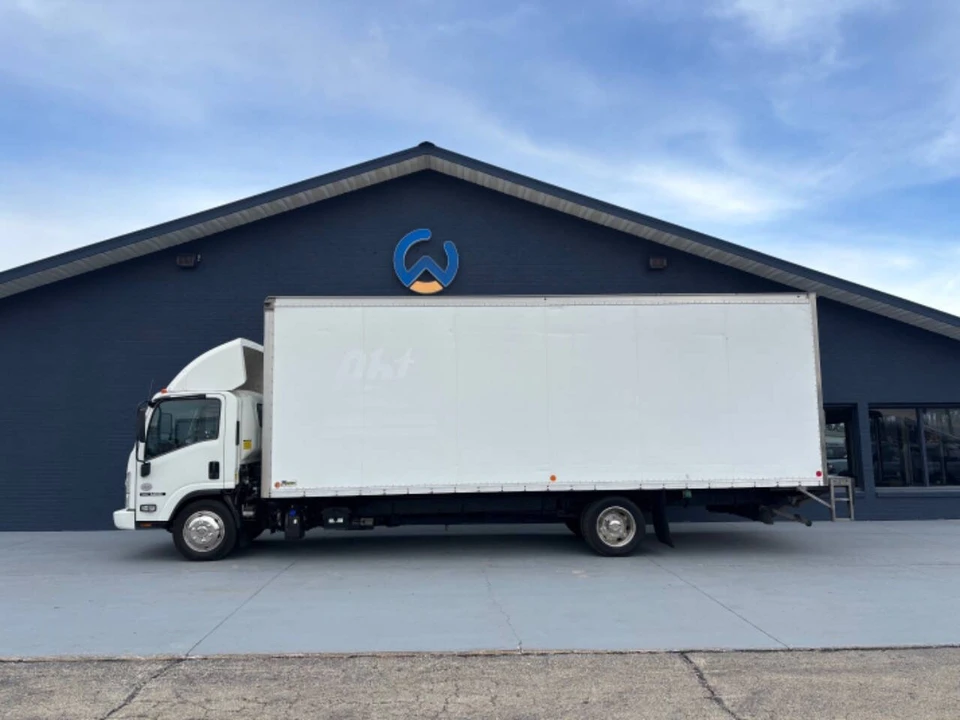 2019 Isuzu Elf - Image 5 of 12