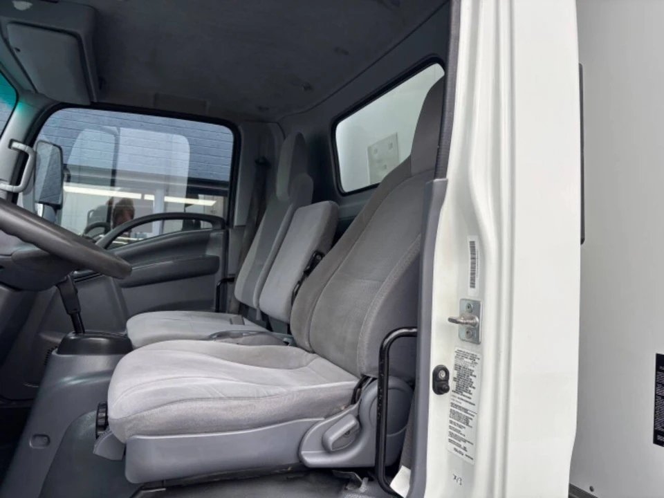2019 Isuzu Elf - Image 11 of 12