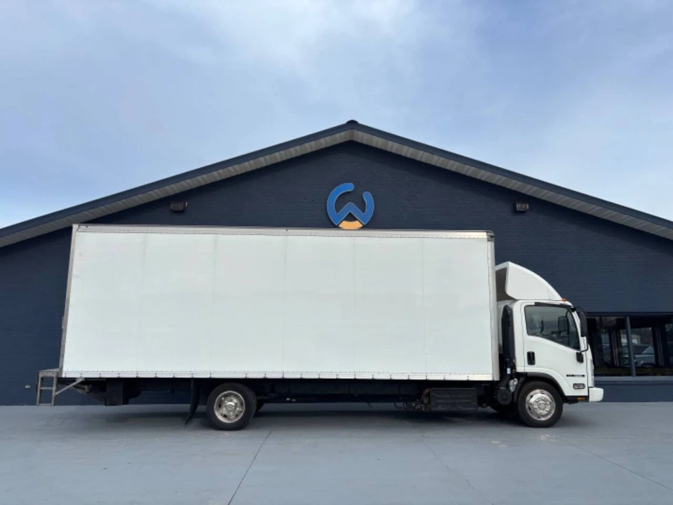 2019 Isuzu Elf - Image 2 of 12