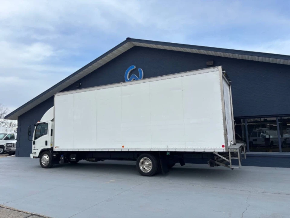 2019 Isuzu Elf - Image 6 of 12