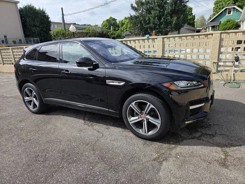 2019 Jaguar F-Pace - Image 8 of 17