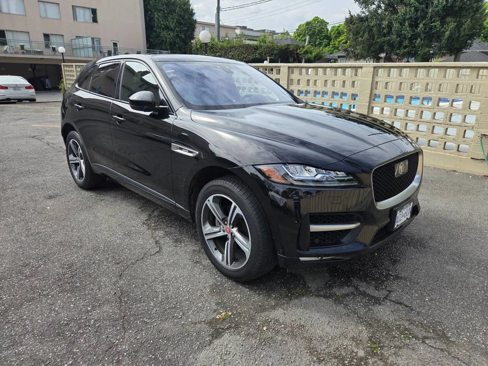 2019 Jaguar F-Pace - Image 16 of 17