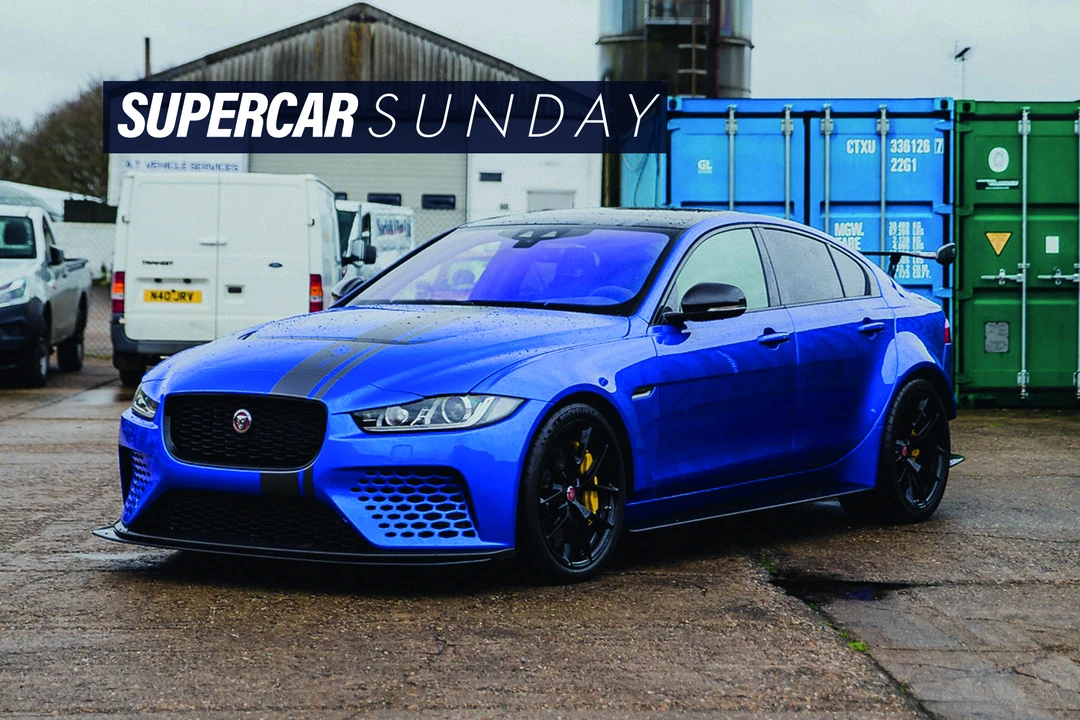 2019 Jaguar XE - Image 2 of 2