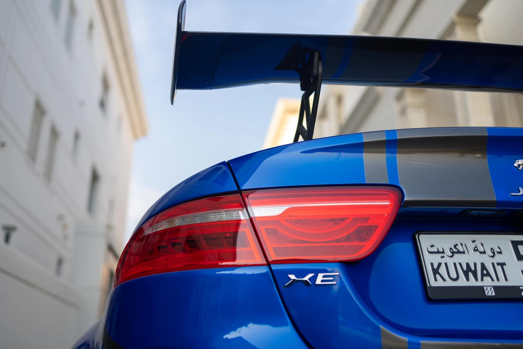 2019 Jaguar XE - Image 20 of 31