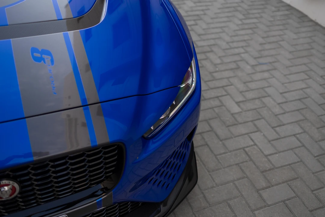 2019 Jaguar XE - Image 27 of 31
