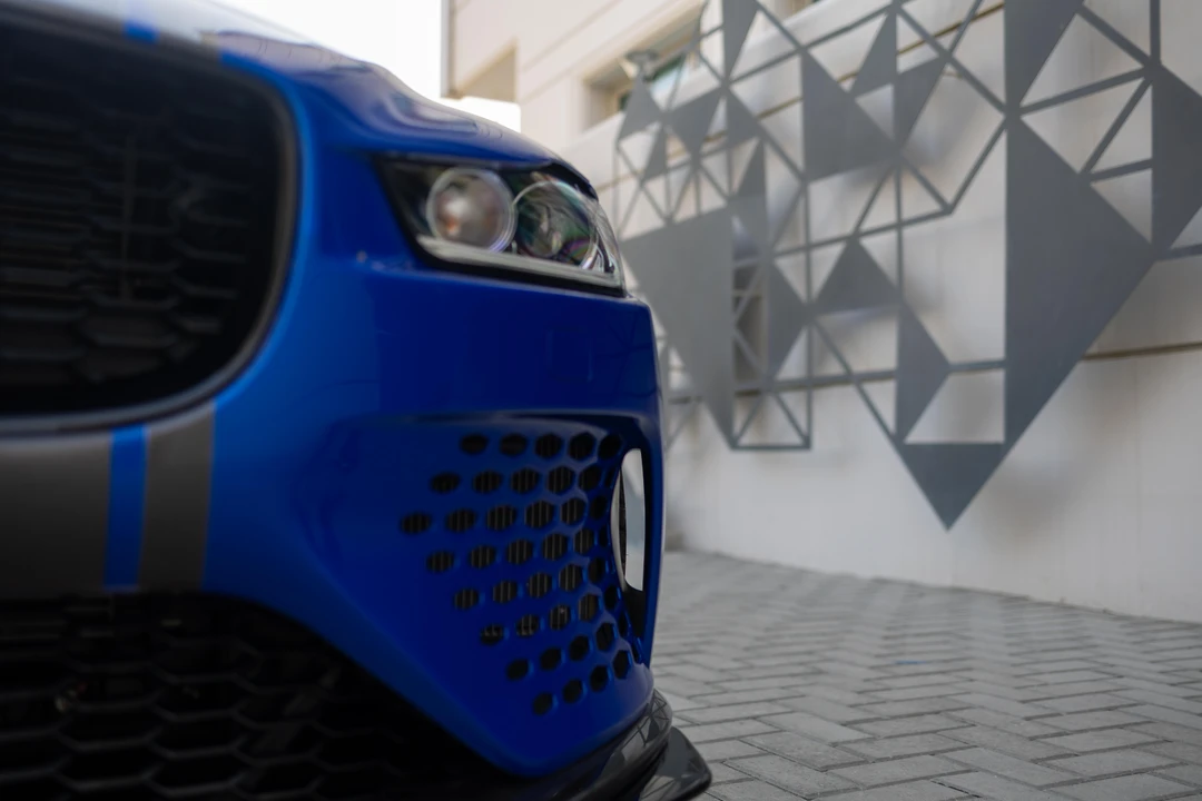 2019 Jaguar XE - Image 30 of 31