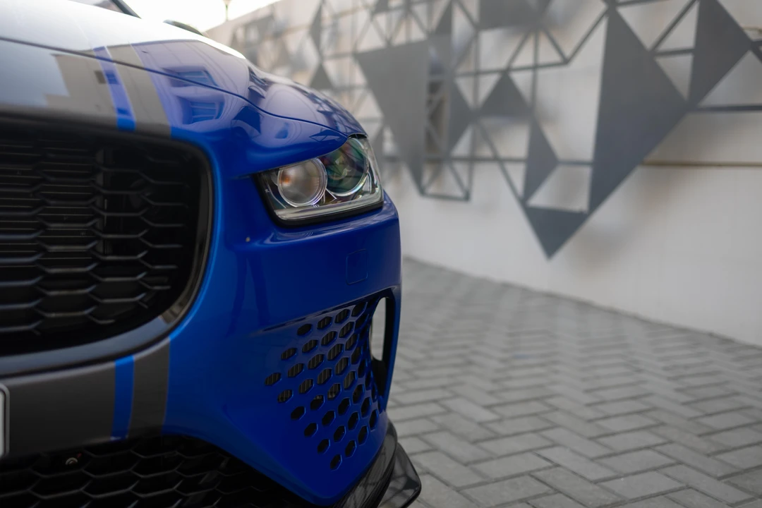 2019 Jaguar XE - Image 31 of 31