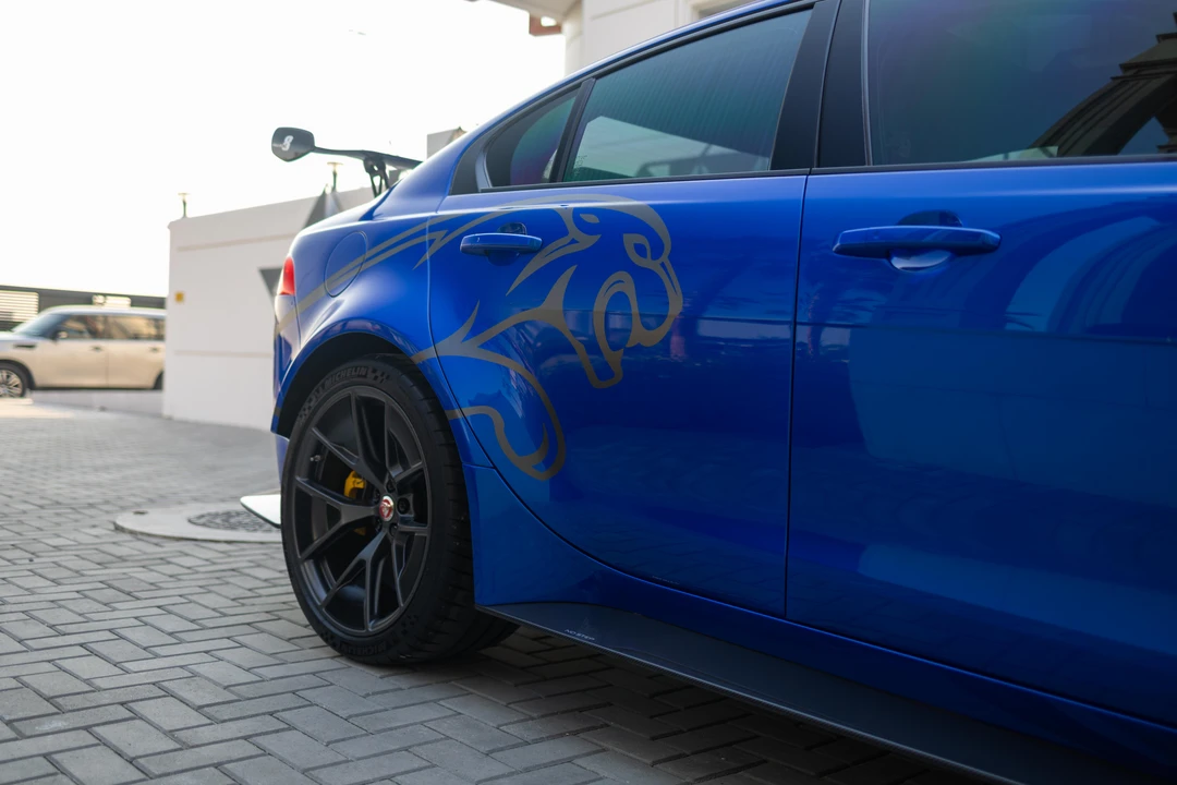 2019 Jaguar XE - Image 15 of 31