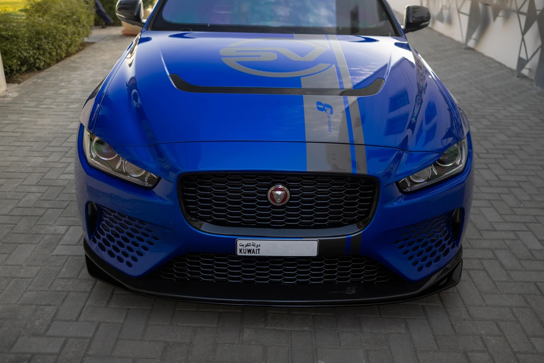 2019 Jaguar XE - Image 18 of 31